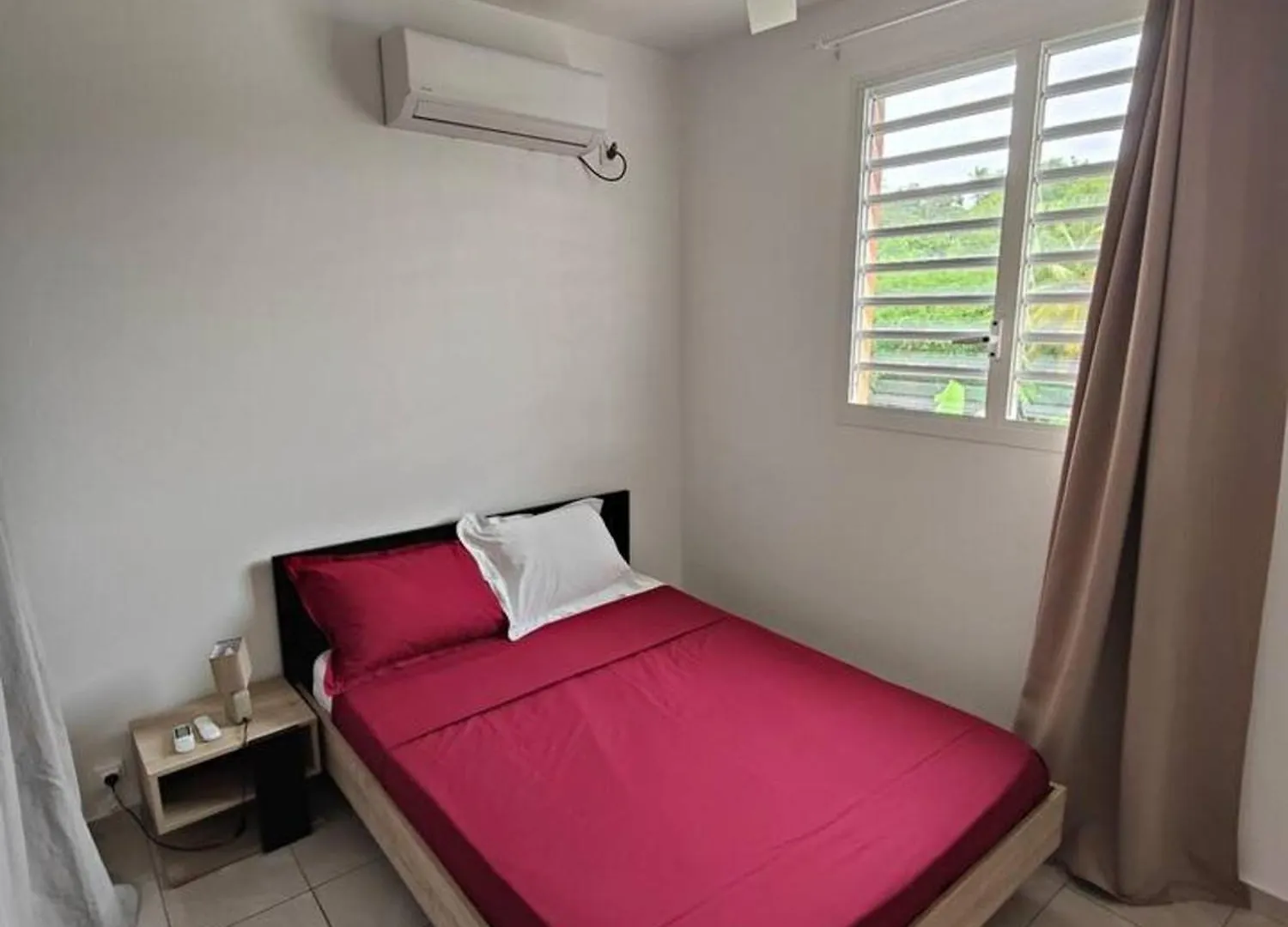 Appartement Moderne A Sainte Anne Avec Piscine Partagee / 80 M² דירה סנט-אן